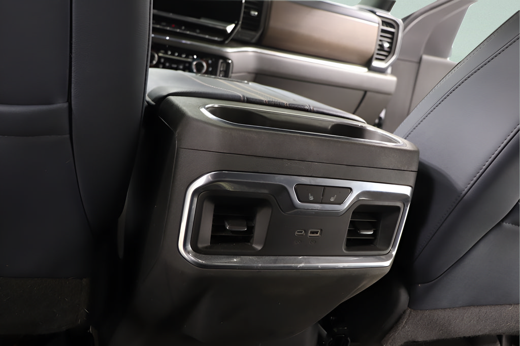 Used 2024 Chevrolet Silverado 2500 High Country w/ High Country Premium Package AWD/4WD image 24