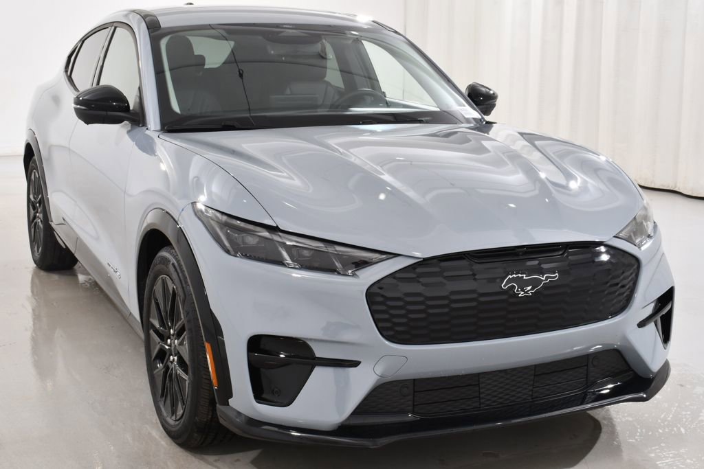 Used 2025 Ford Mustang Mach-E Premium w/ Sport Appearance Package image 4