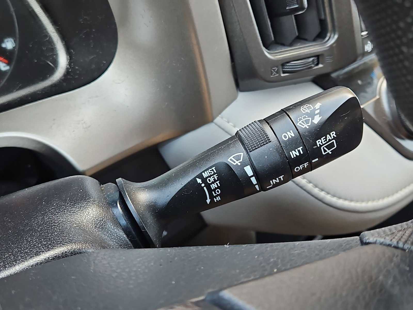 Used 2015 Toyota RAV4 XLE image 25