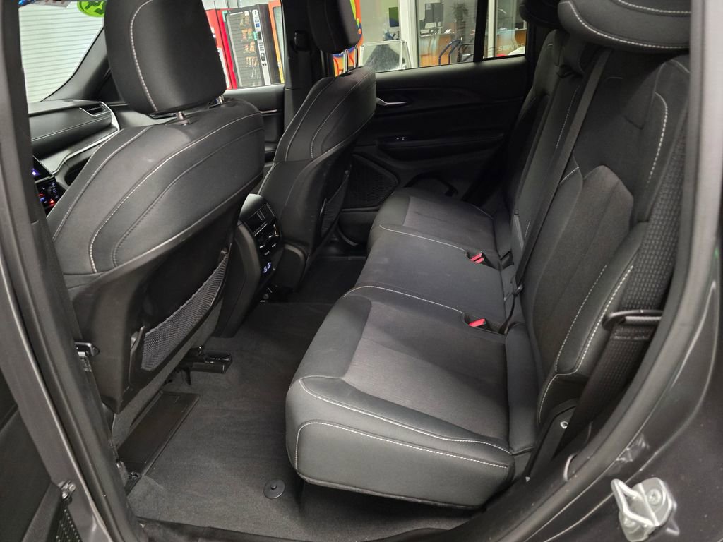 Certified 2024 Jeep Grand Cherokee Laredo w/ Luxury Tech Group I AWD/4WD image 29