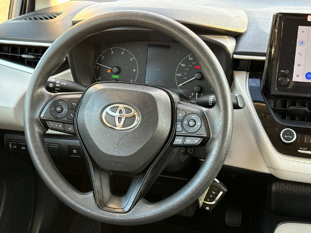 Used 2025 Toyota Corolla LE FWD image 11