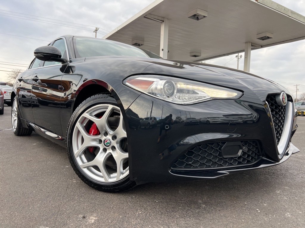 Used 2018 Alfa Romeo Giulia Ti w/ TI Leather Package image 8