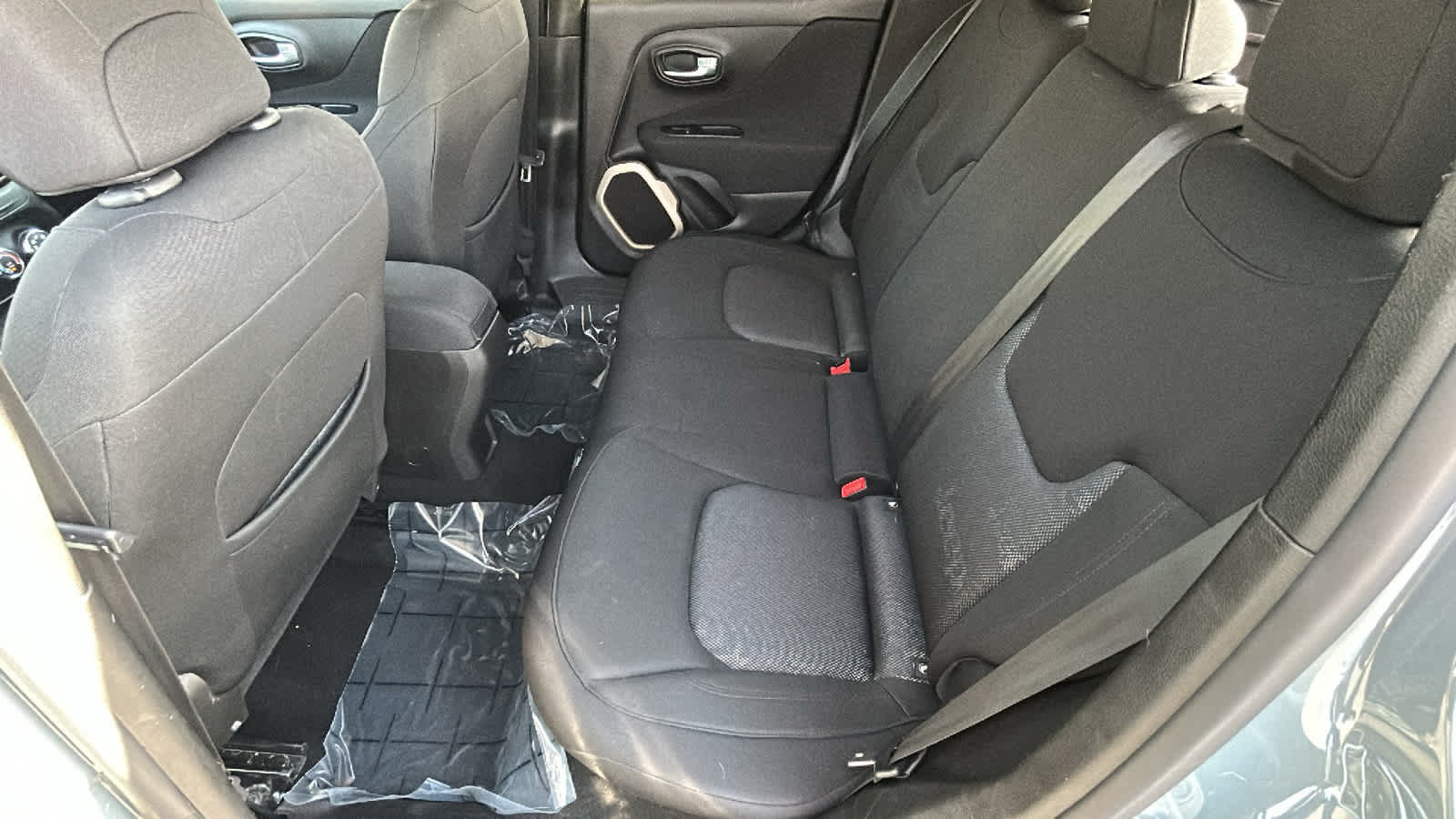 Used 2017 Jeep Renegade Latitude AWD/4WD image 24