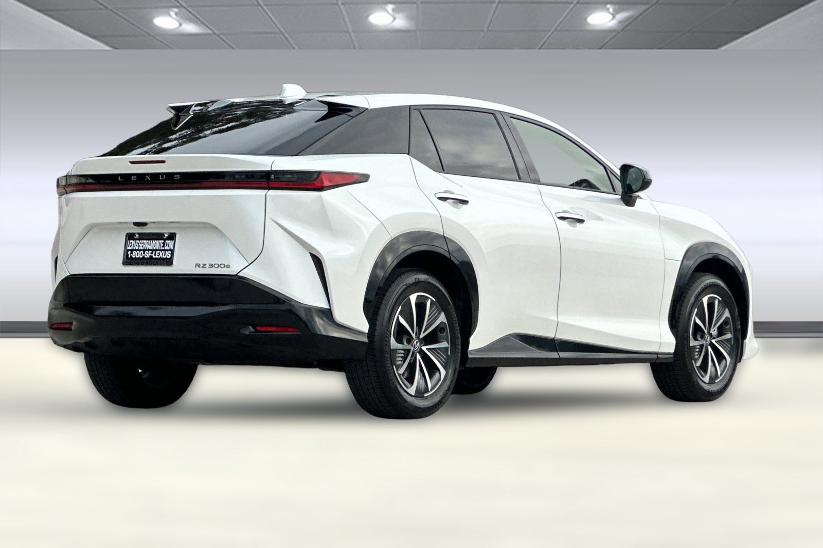 Used 2025 Lexus RZ 300e image 9