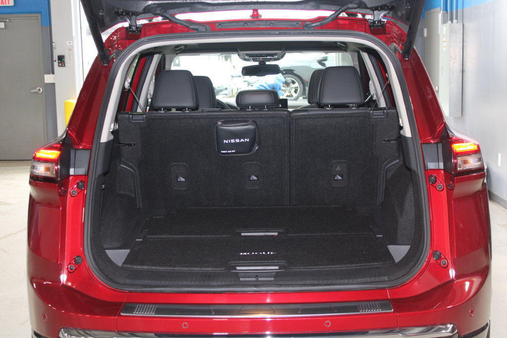 Used 2025 Nissan Rogue Platinum AWD/4WD image 28