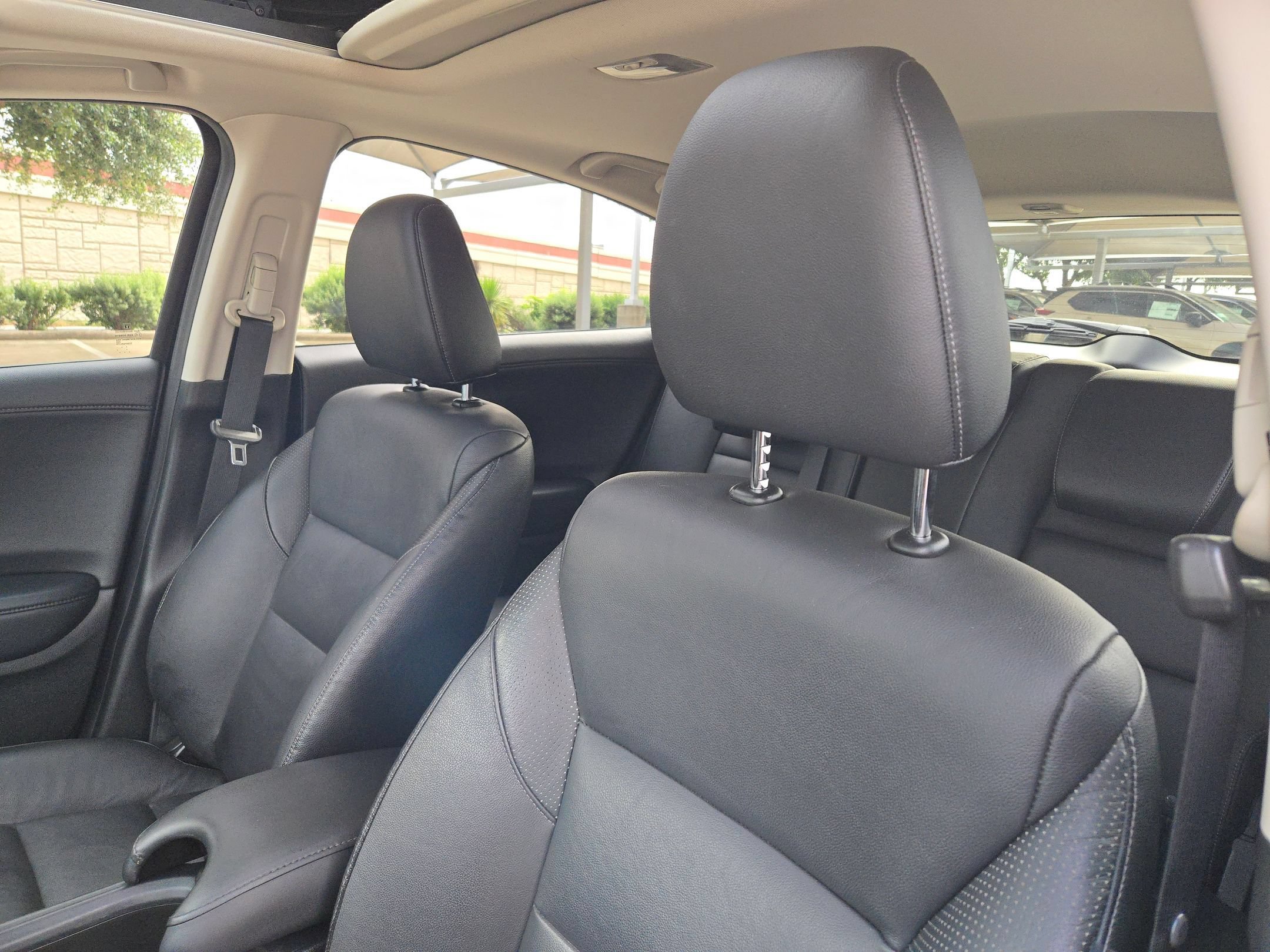 Used 2017 Honda HR-V EX-L image 9