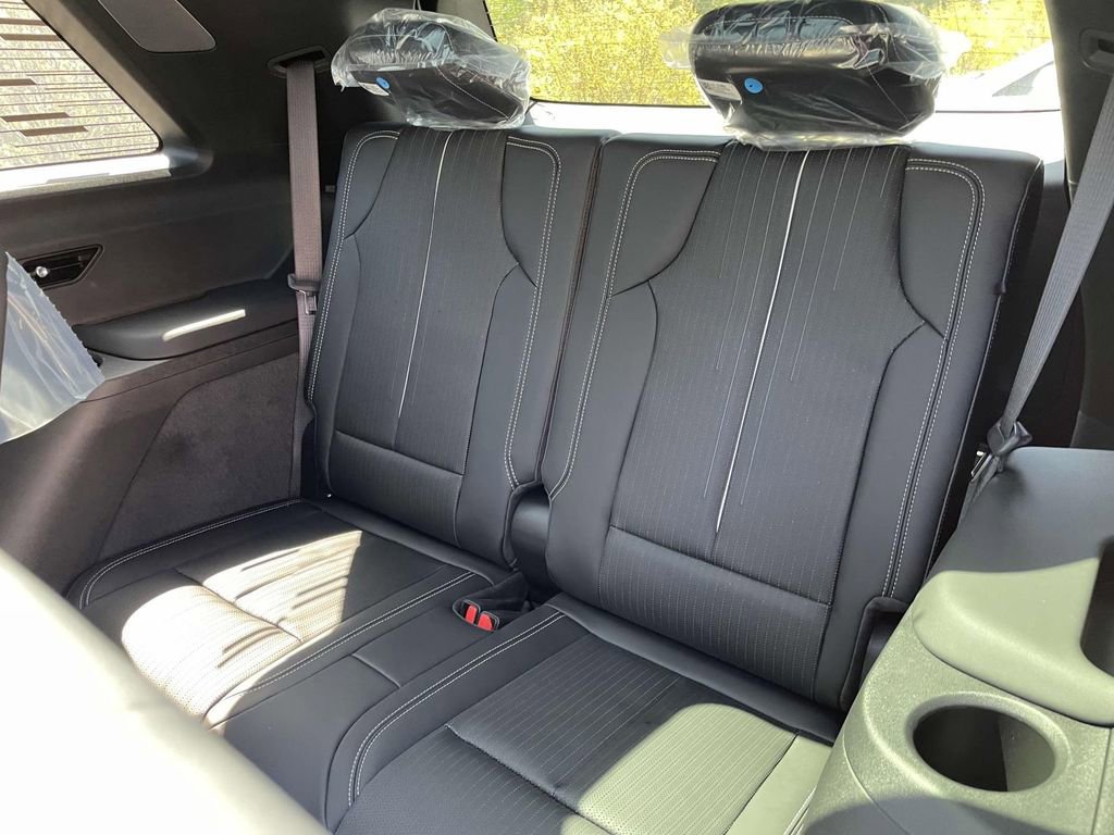 New 2026 Cadillac Vistiq Luxury image 12