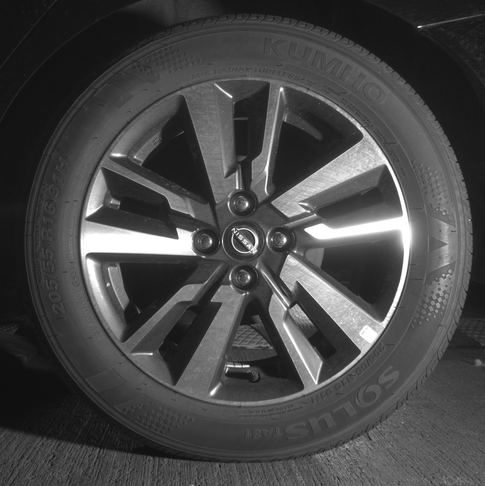 Used 2025 Nissan Versa SV FWD image 14