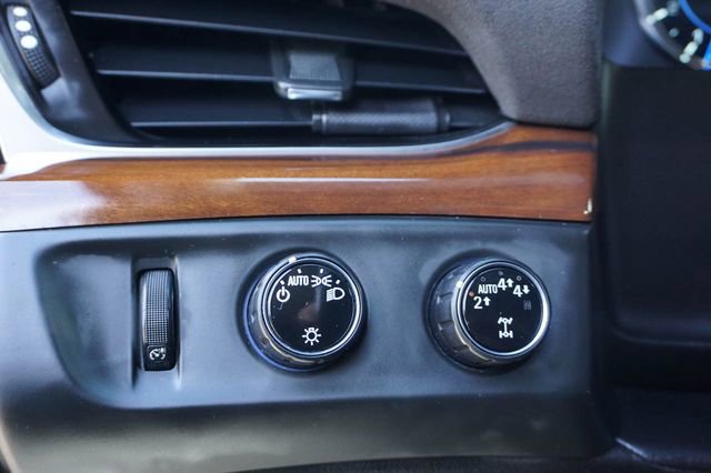 Used 2018 Cadillac Escalade Luxury AWD/4WD image 16