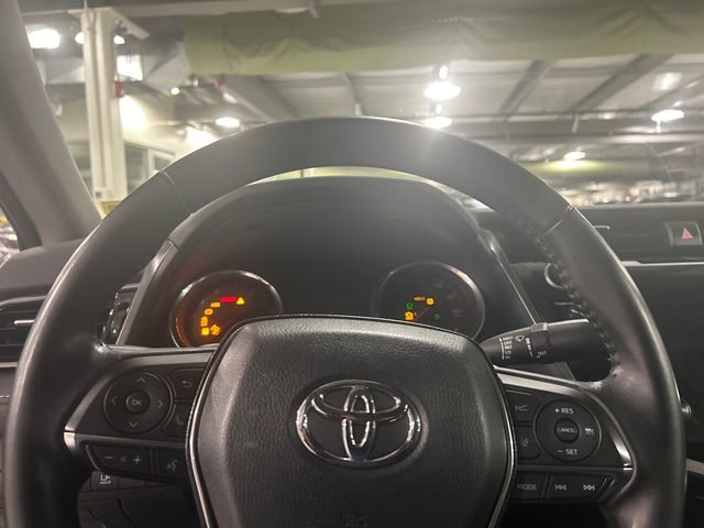 Used 2020 Toyota Camry XSE image 12