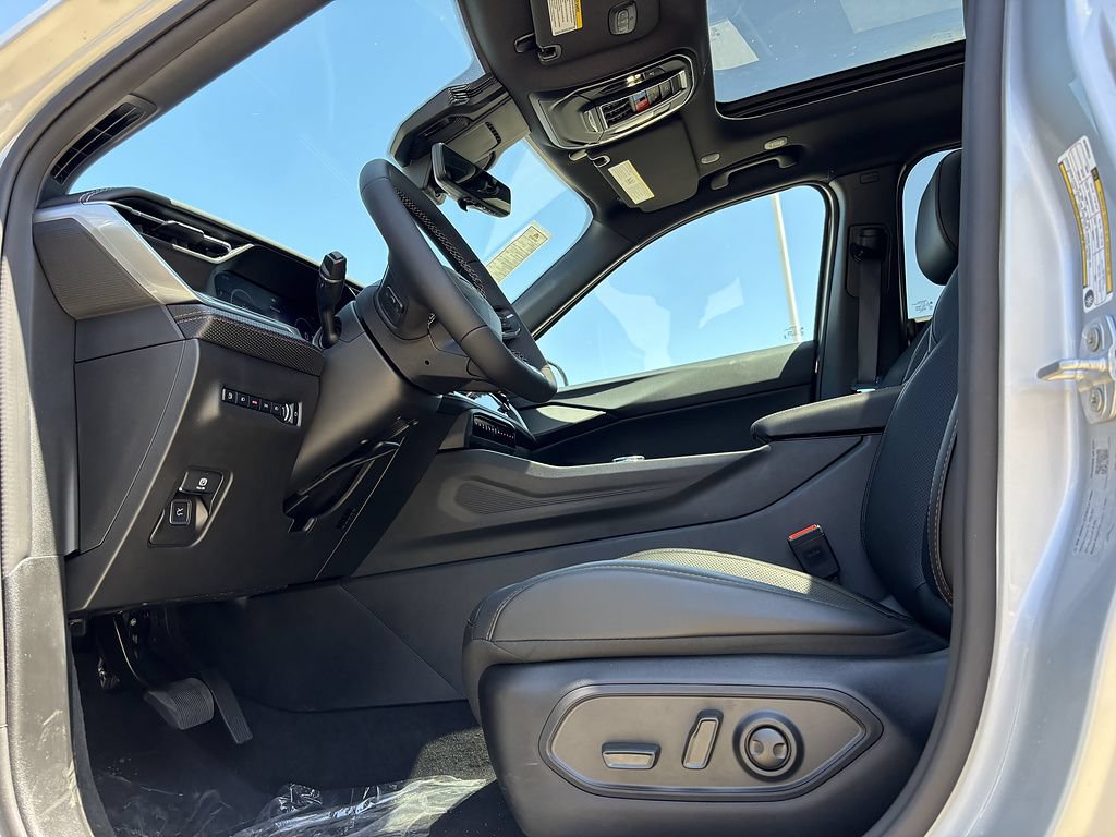 New 2026 Jeep Cherokee Overland w/ Advanced Pro Tech Group AWD/4WD image 8