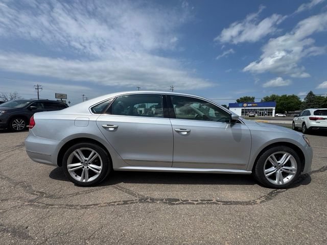 Used 2015 Volkswagen Passat 1.8T SEL Premium FWD image 8