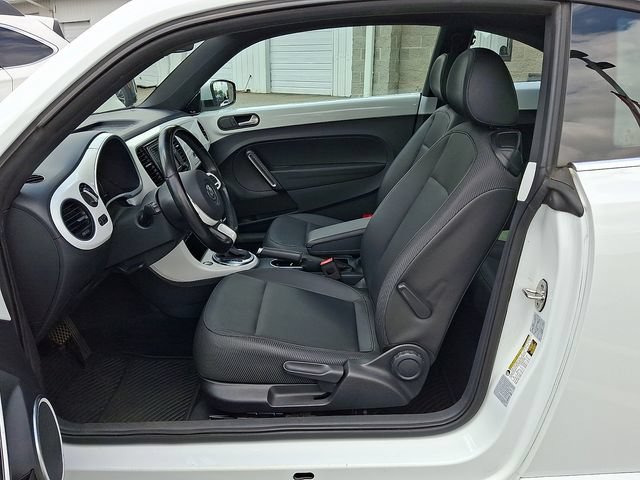 Used 2018 Volkswagen Beetle 2.0T SE FWD image 10