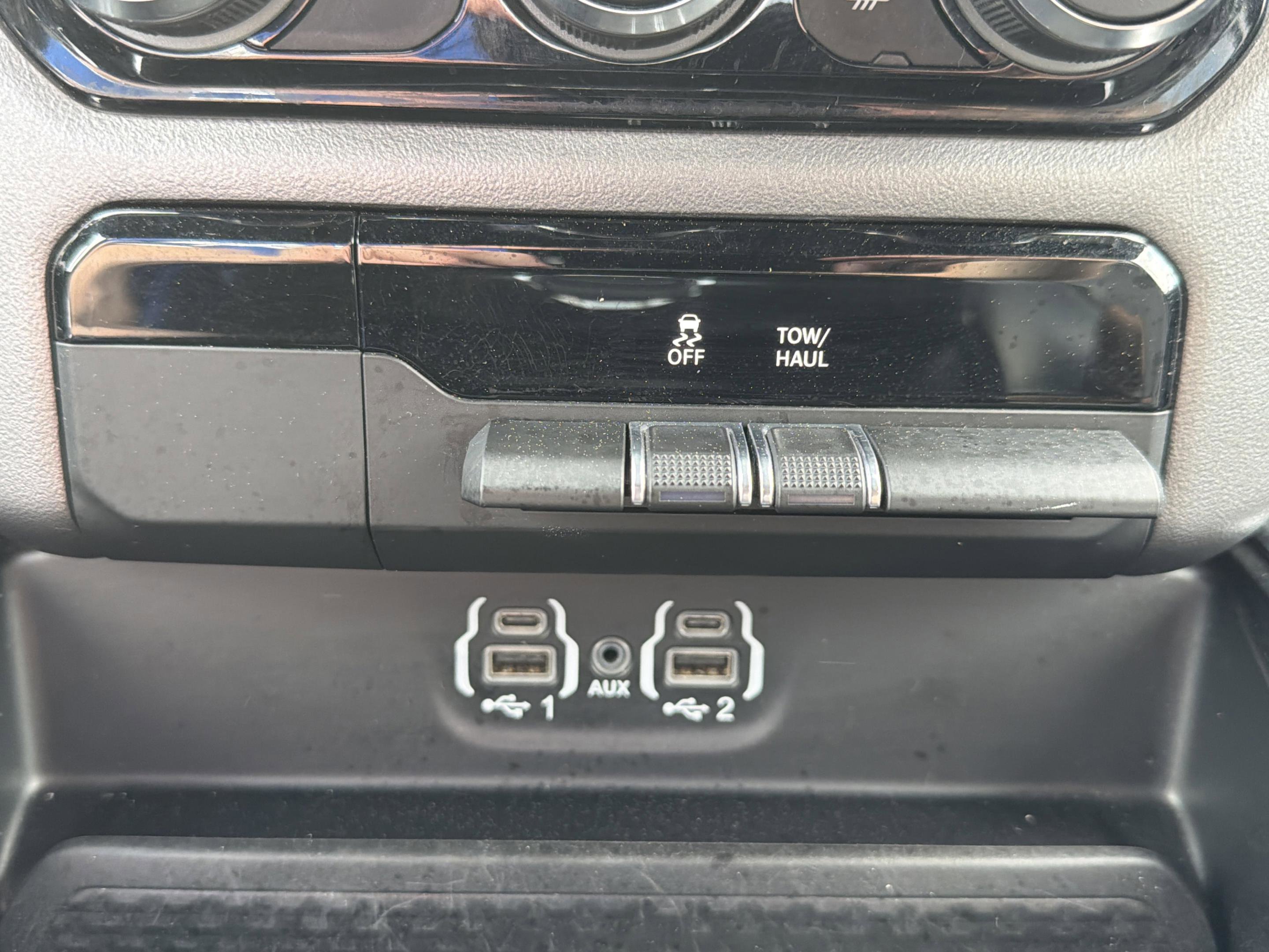 Used 2024 RAM 1500 Laramie image 32