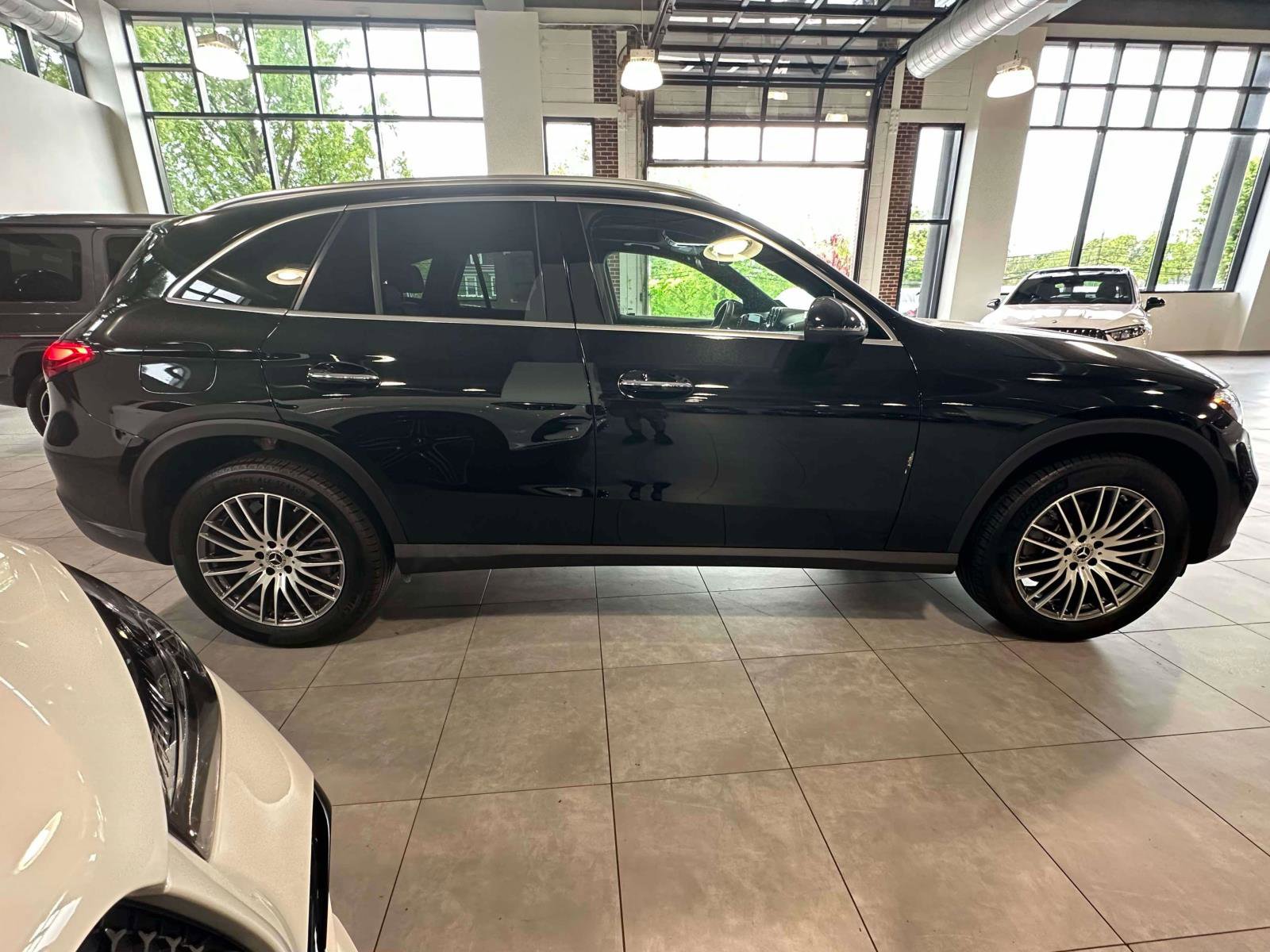 Certified 2025 Mercedes-Benz GLC 300 4MATIC image 5