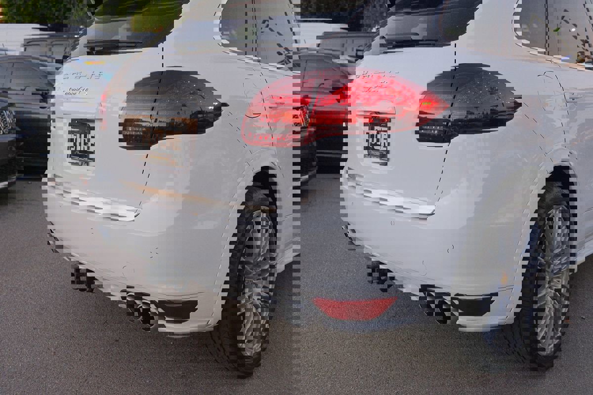 Used 2014 Porsche Cayenne GTS image 39