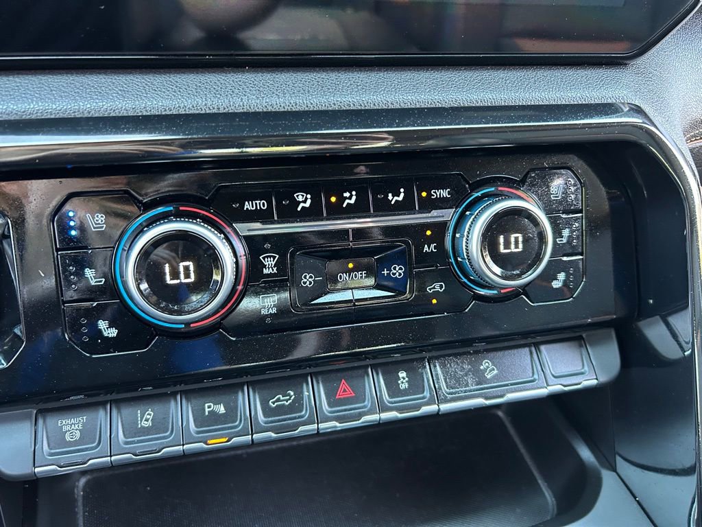 Used 2024 GMC Sierra 2500 AT4 w/ AT4 Premium Plus Package image 37