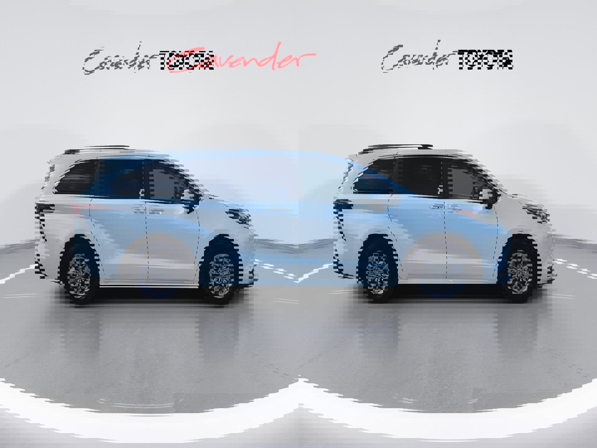 Certified 2026 Toyota Sienna XLE image 9