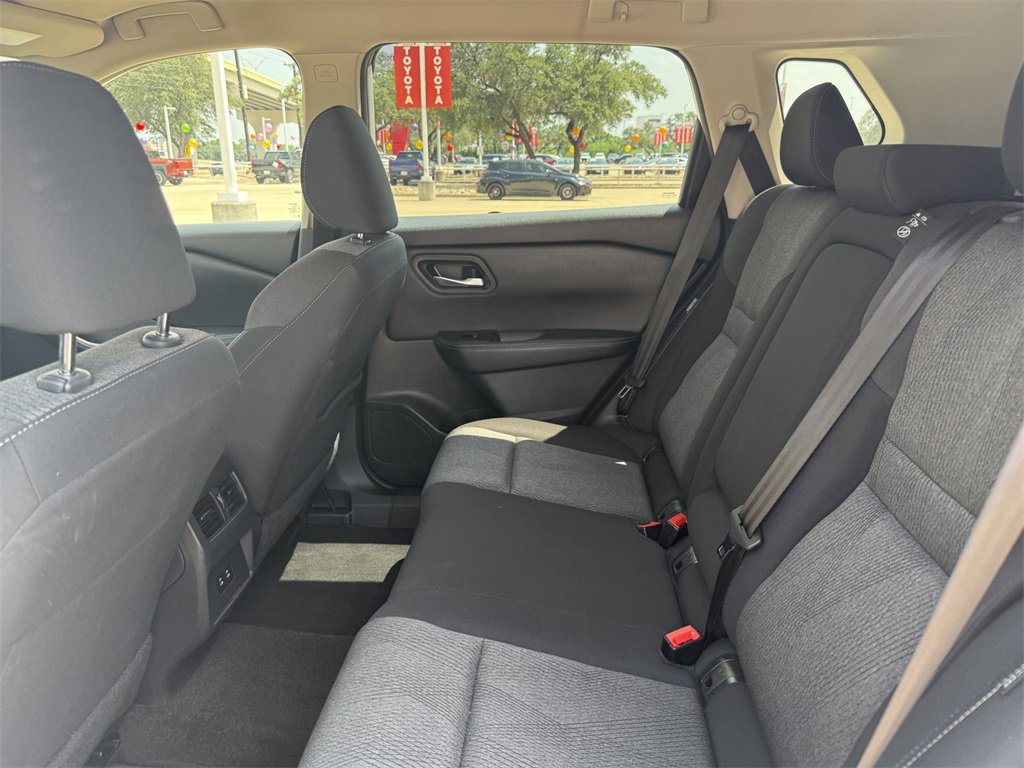 Used 2024 Nissan Rogue SV image 13