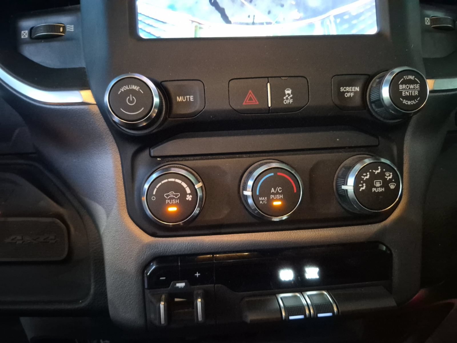 Used 2024 RAM 2500 Big Horn AWD/4WD image 17