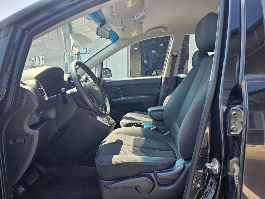 Used 2009 Kia Rondo LX FWD image 20