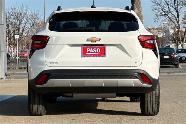 New 2026 Chevrolet Trax LT w/ Driver Confidence Package image 6