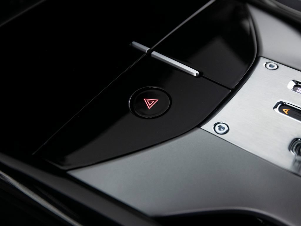 Used 2025 Ferrari Purosangue AWD/4WD image 21