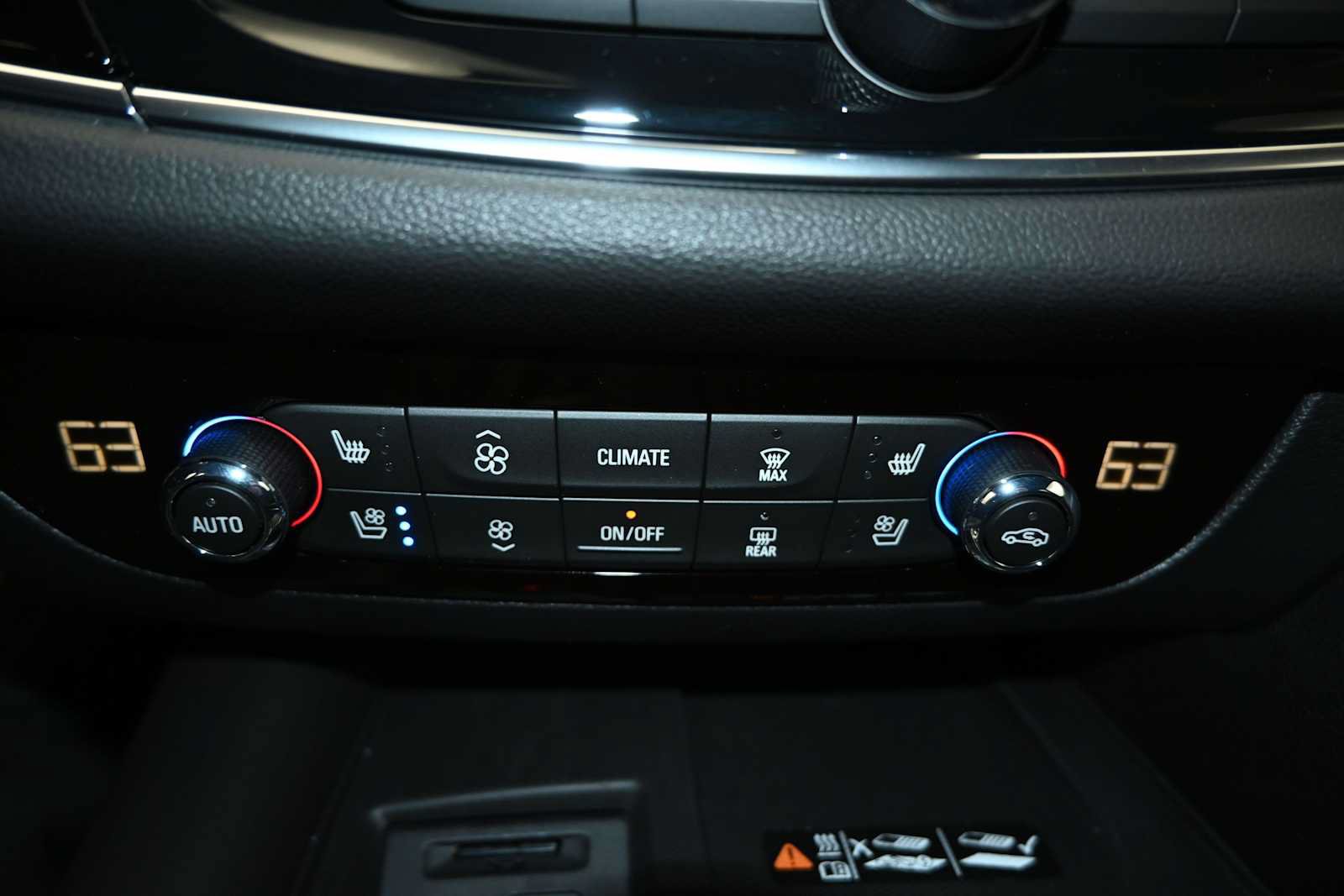 Used 2024 Buick Enclave Avenir AWD/4WD image 18