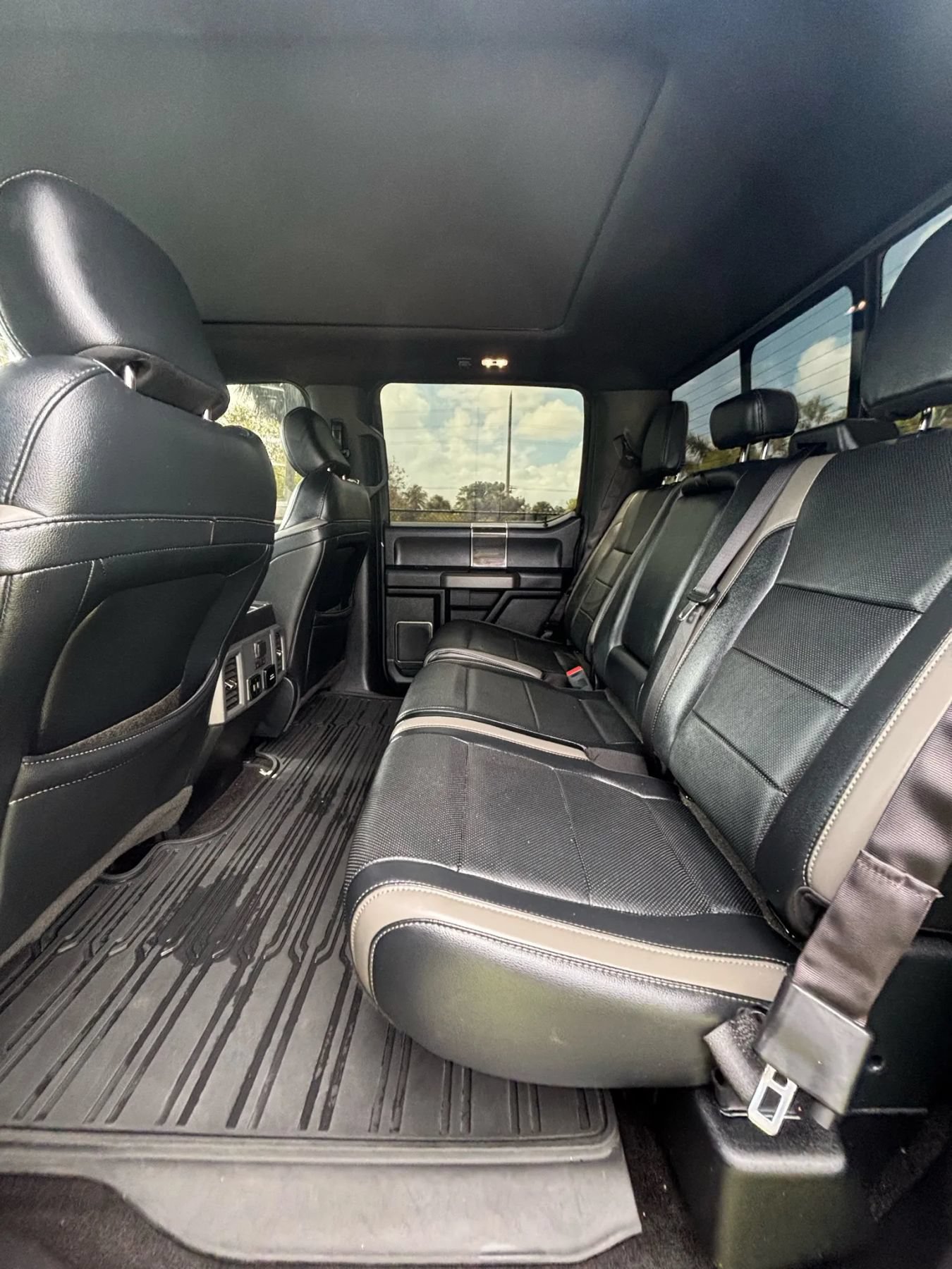 Used 2018 Ford F150 Raptor w/ Equipment Group 802A Luxury AWD/4WD image 13