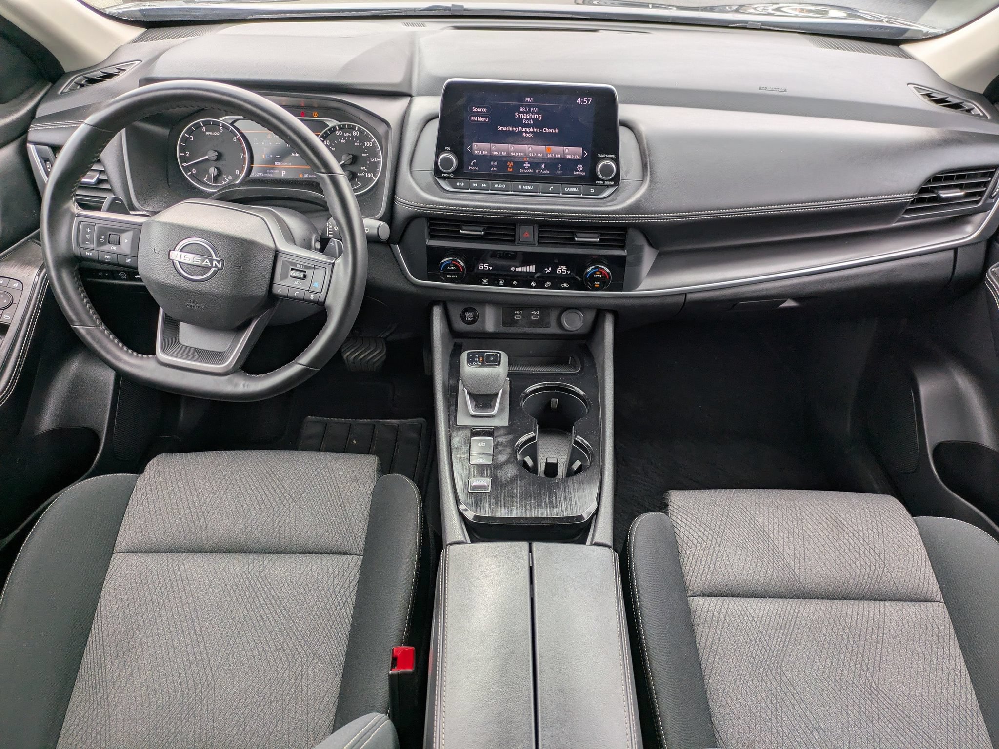 Certified 2025 Nissan Rogue SV FWD image 16