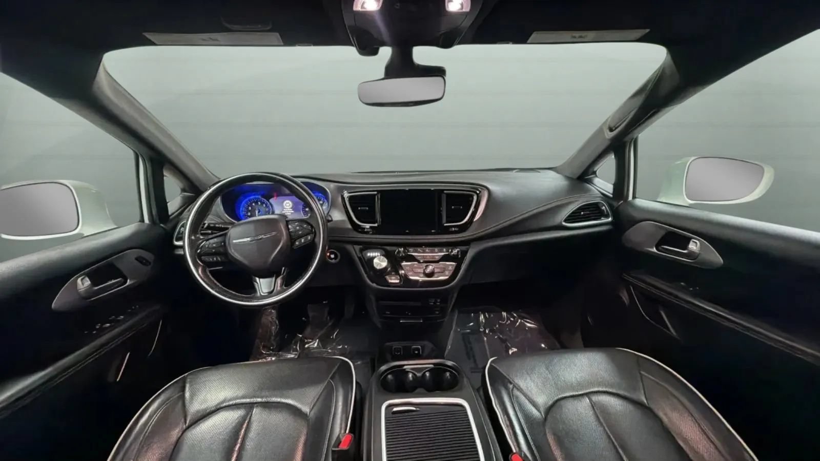 Used 2018 Chrysler Pacifica Limited w/ Advanced Safetytec Group FWD image 10