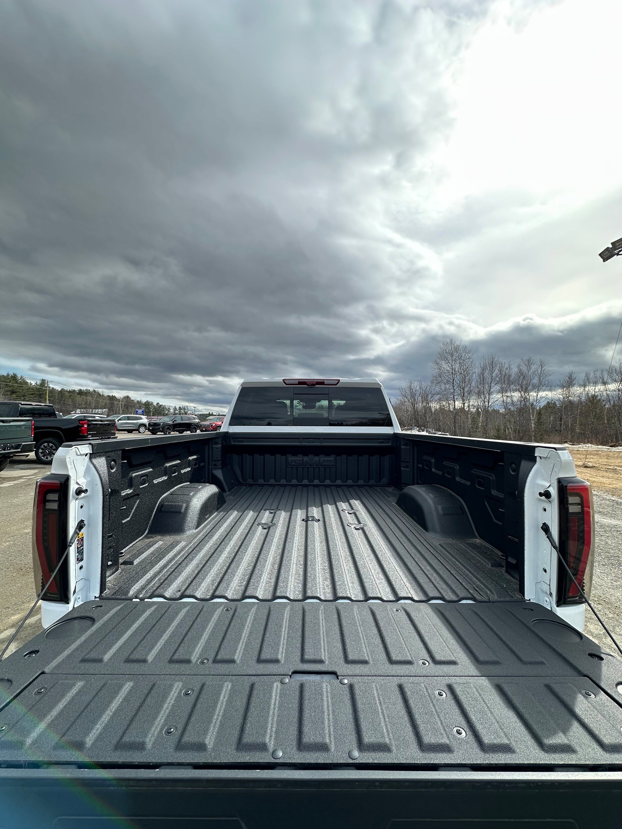New 2026 GMC Sierra 2500 AT4 w/ Technology Package AWD/4WD image 33
