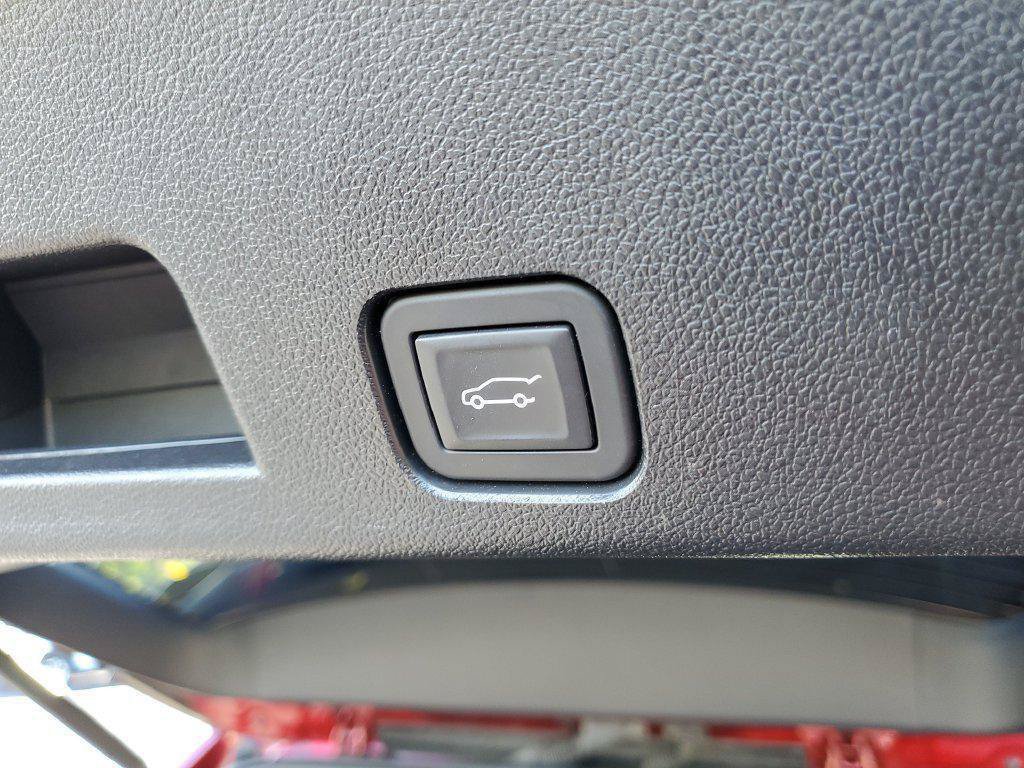 Used 2024 Chevrolet Traverse LT FWD image 32