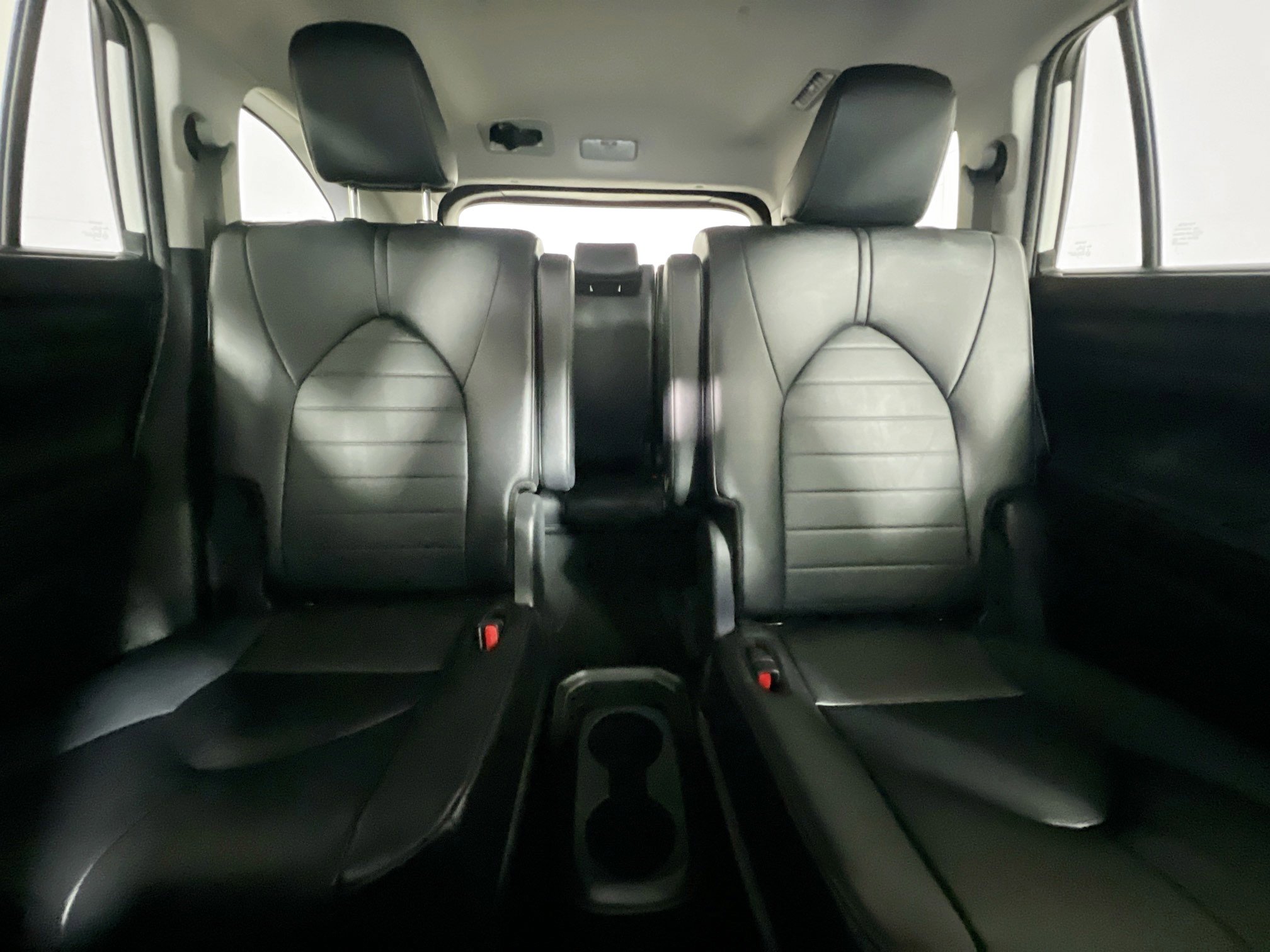 Used 2024 Toyota Highlander XLE image 33