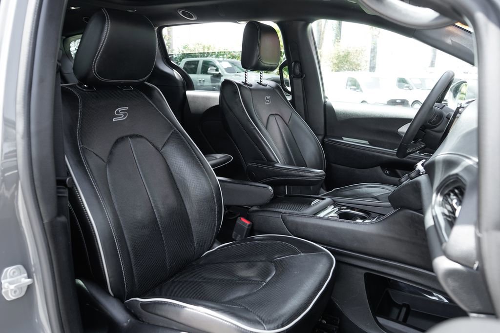 Used 2022 Chrysler Pacifica Limited w/ S Appearance Package FWD image 41