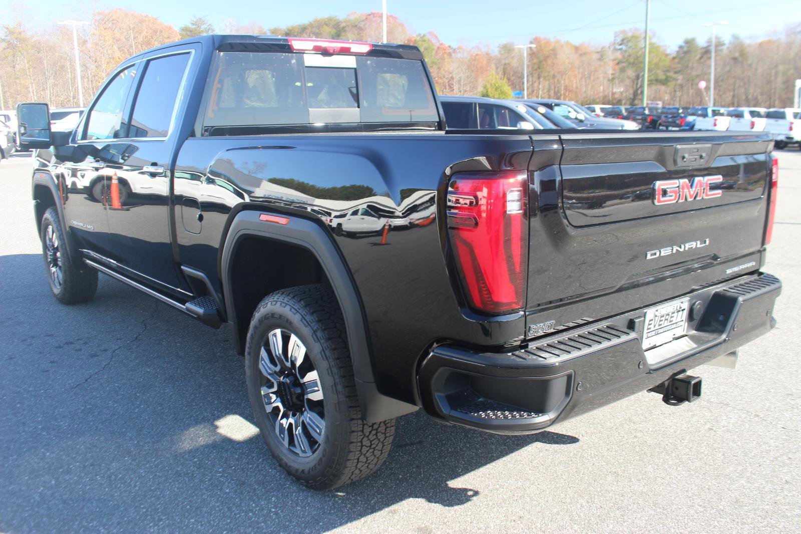 New 2026 GMC Sierra 2500 Denali w/ Denali Reserve Package image 5