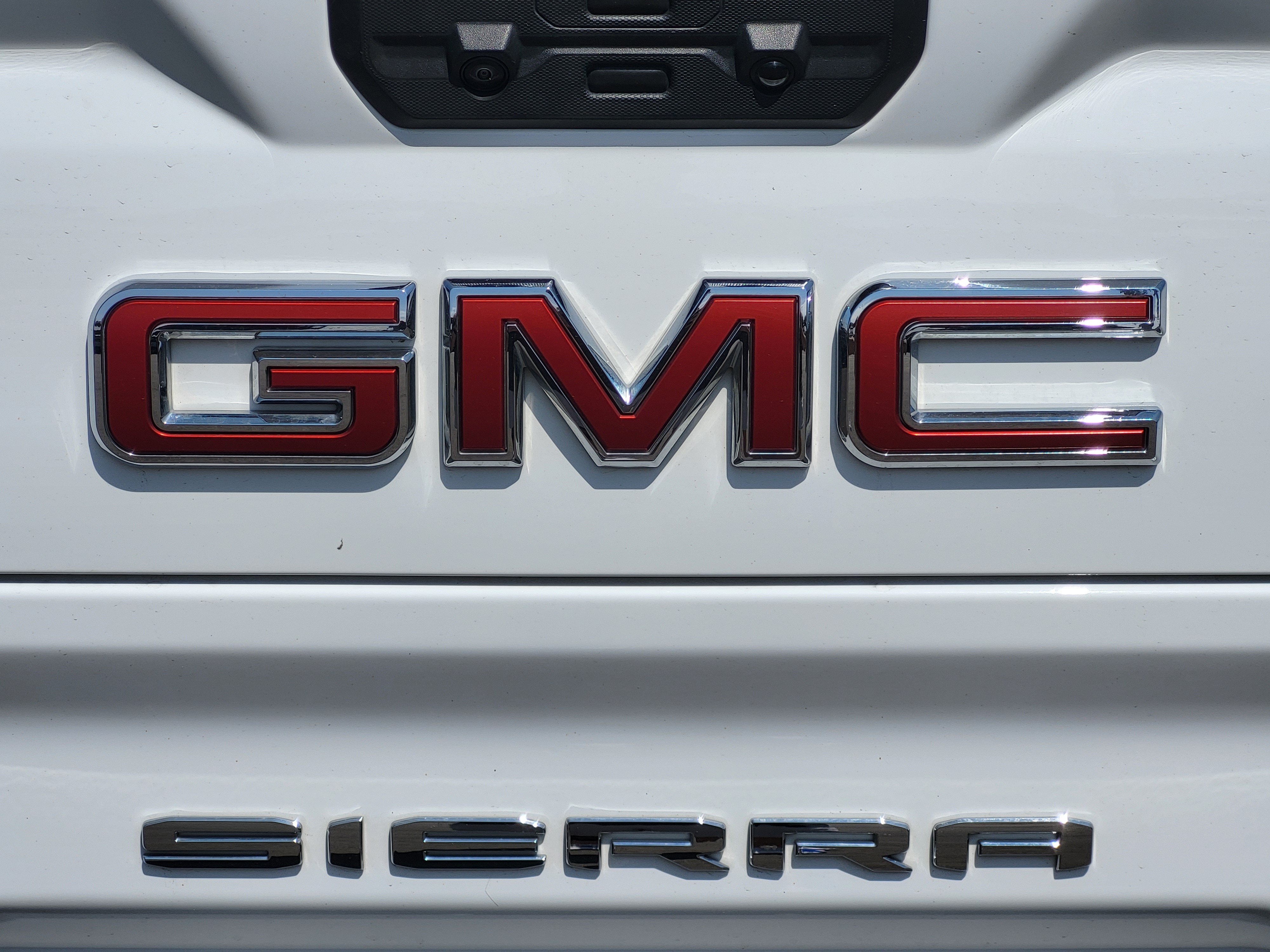 Used 2024 GMC Sierra 1500 SLT w/ SLT Premium Plus Package AWD/4WD image 11