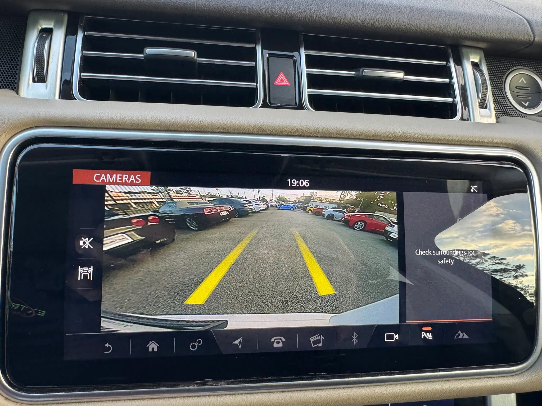 Used 2019 Land Rover Range Rover HSE AWD/4WD image 38