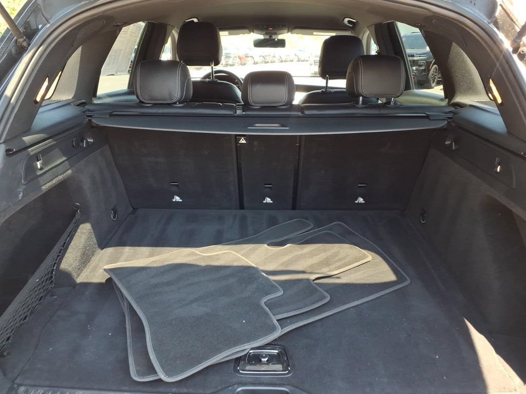 Used 2021 Mercedes-Benz GLC 300 4MATIC image 17