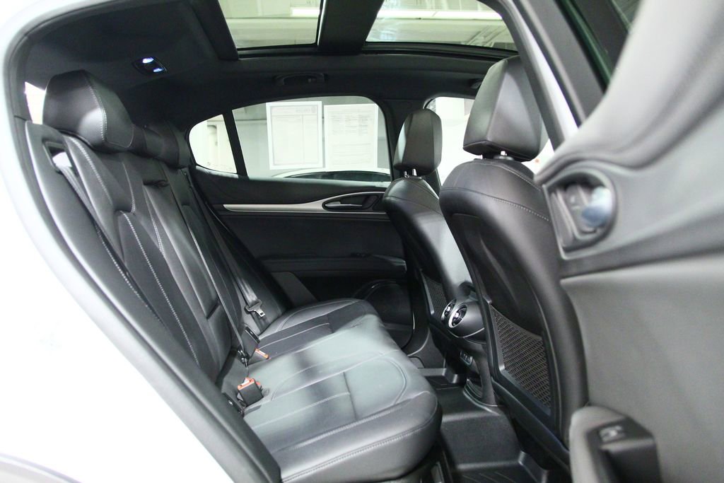 Used 2024 Alfa Romeo Stelvio Ti image 25