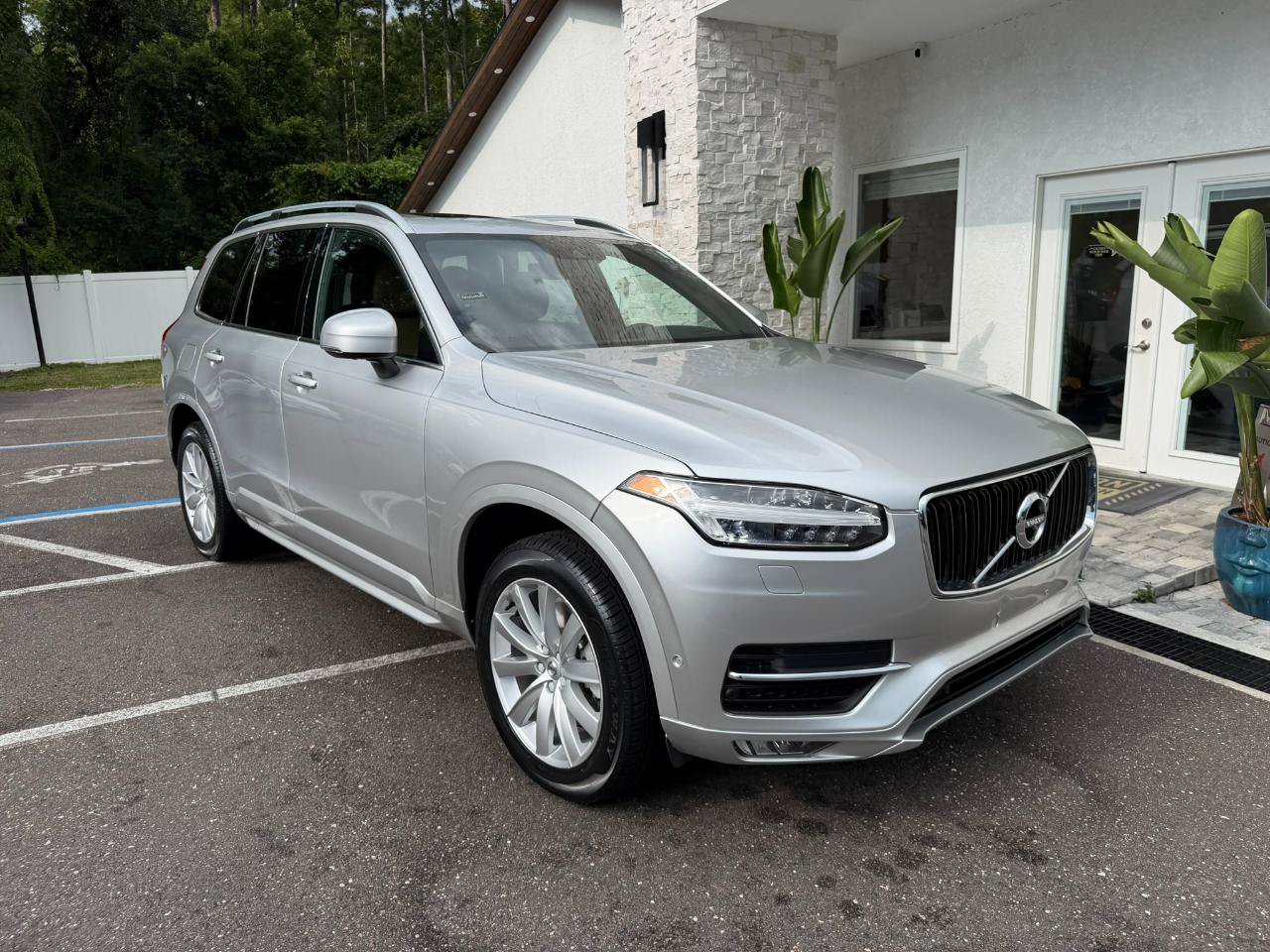 Used 2018 Volvo XC90 T6 Momentum w/ Convenience Package AWD/4WD image 22