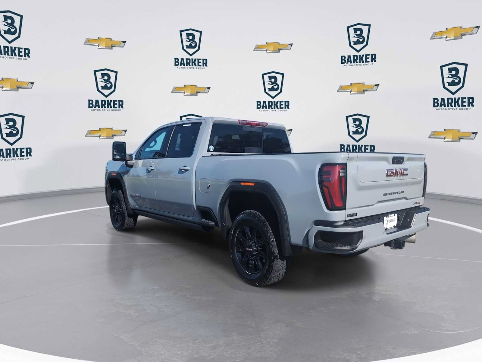 Used 2025 GMC Sierra 2500 AT4 w/ AT4 Premium Plus Package AWD/4WD image 6
