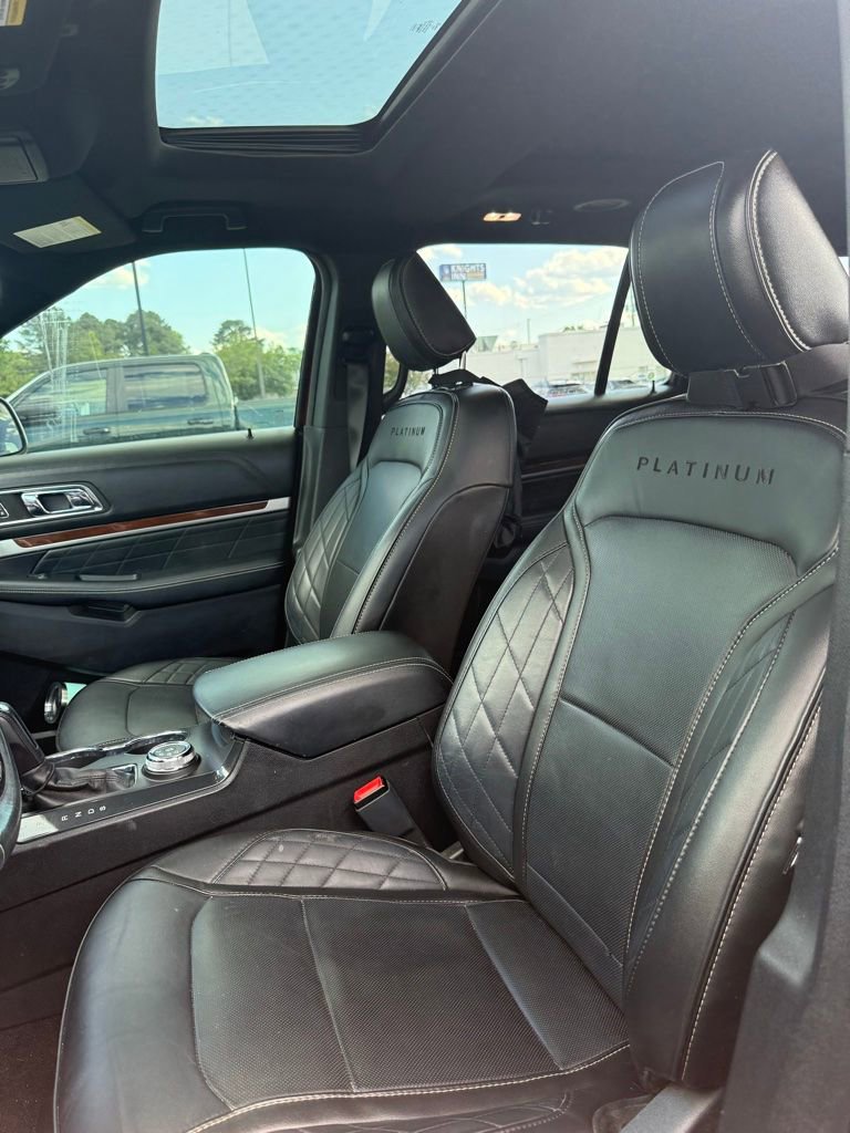 Used 2018 Ford Explorer Platinum AWD/4WD image 11