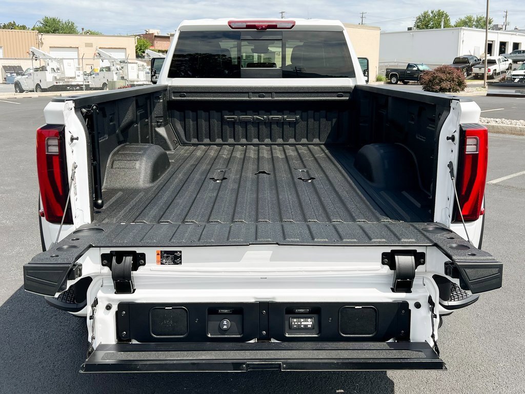 Used 2024 GMC Sierra 3500 Denali Ultimate image 14
