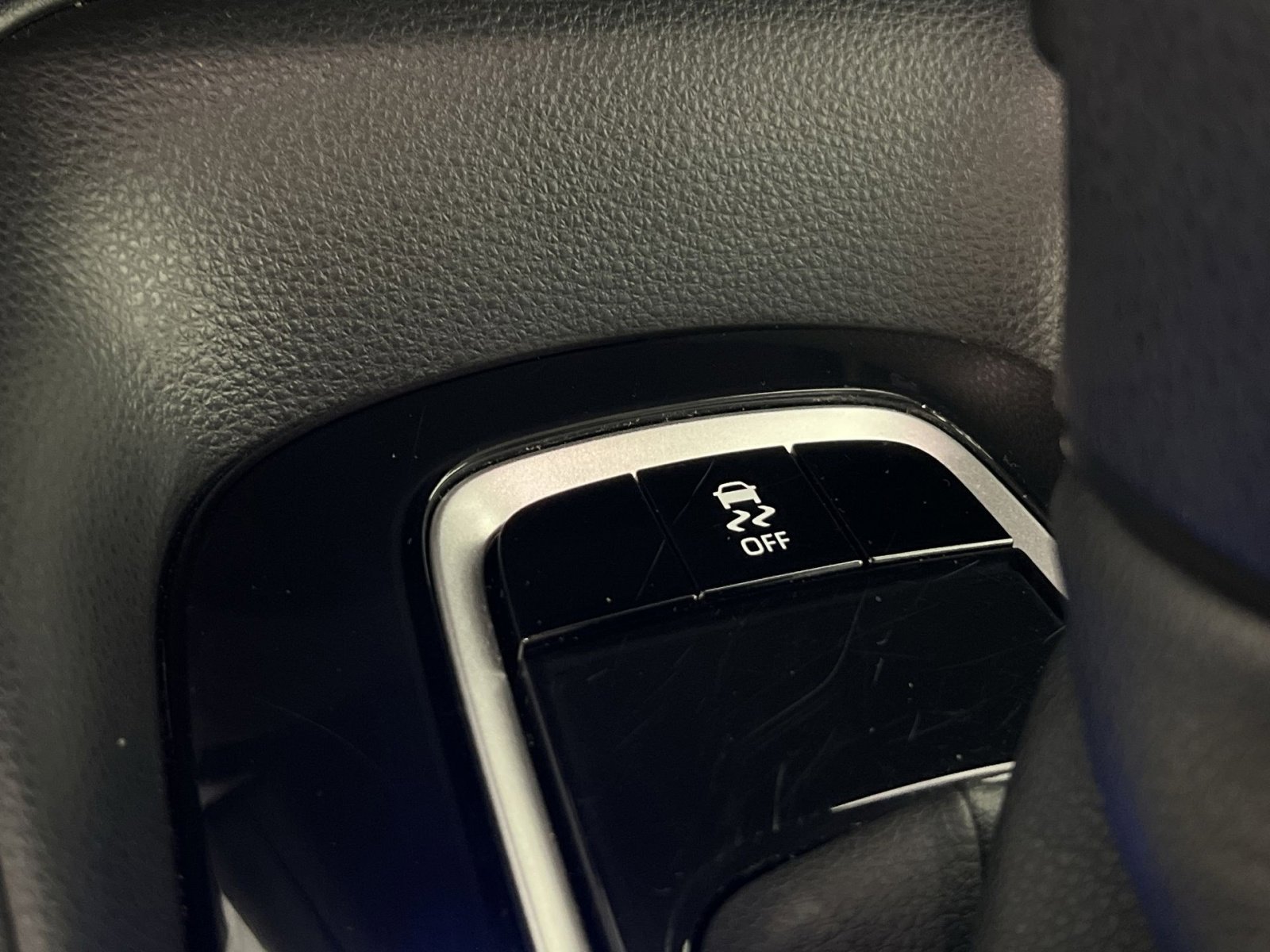 Used 2025 Toyota Corolla LE w/ LE Premium Package FWD image 34