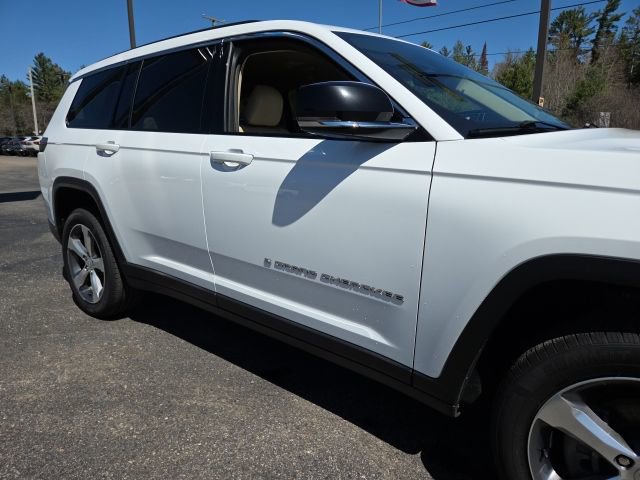 Used 2021 Jeep Grand Cherokee L Limited AWD/4WD image 32
