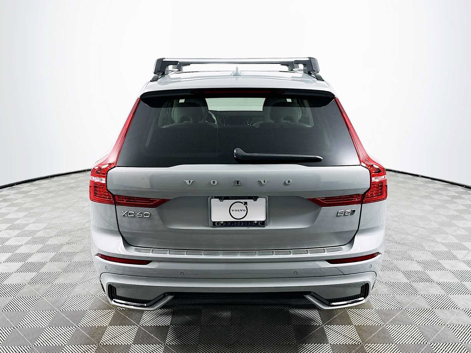 Used 2024 Volvo XC60 B5 Core w/ Climate Package AWD/4WD image 6