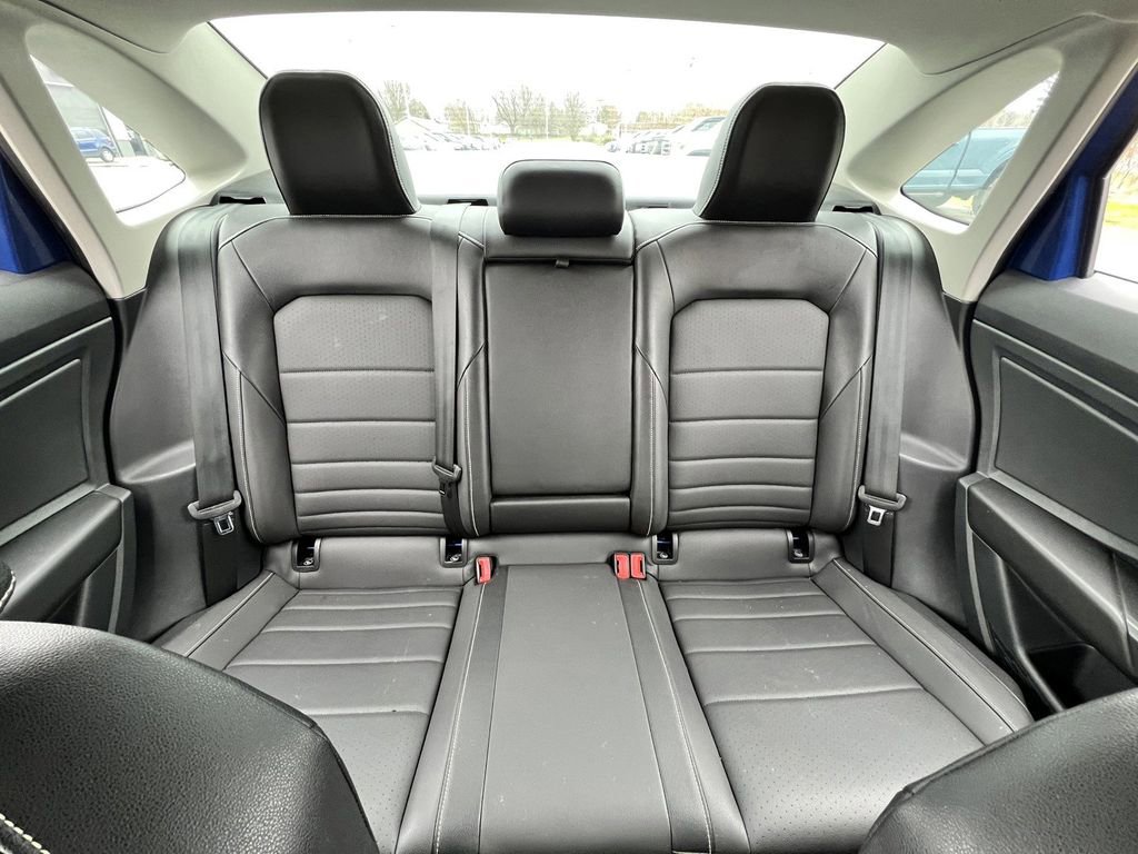 Used 2024 Volkswagen Jetta SE image 29