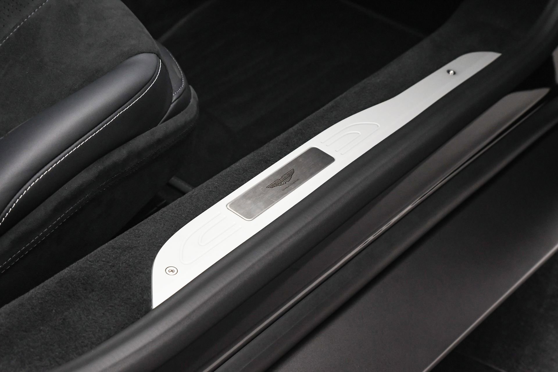 Used 2025 Aston Martin V8 Vantage Coupe image 44