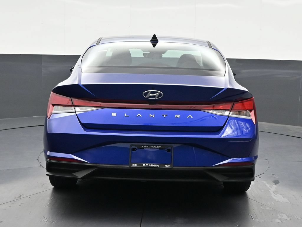 Used 2023 Hyundai Elantra SEL FWD image 4
